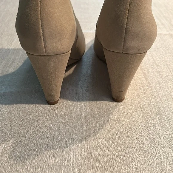 Saks Fifth Avenue Women’s Ankle Booties Cream Color W/ Fur lined inside Size 5 - Picture 11 of 16